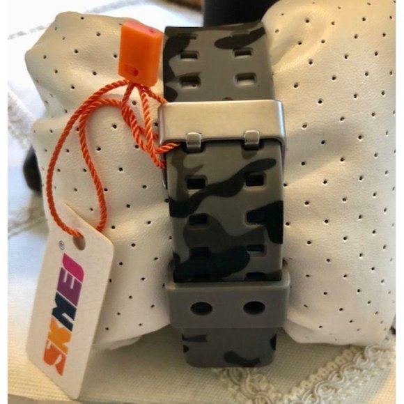 Style Military Watch by Skmei - Picture 8 of 13